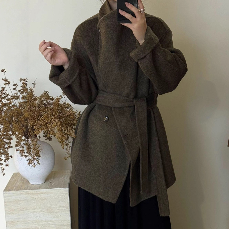 Short Large Lapel Wide Version Stand Collar Double-Sided Wool Coat Women's Short Warm 2025 Winter New Woolen Outwear Short Large Lapel Wide Version Stand Collar Double-Sided Wool Coat Women's Short Warm 2025 Winter New Woolen Outwear