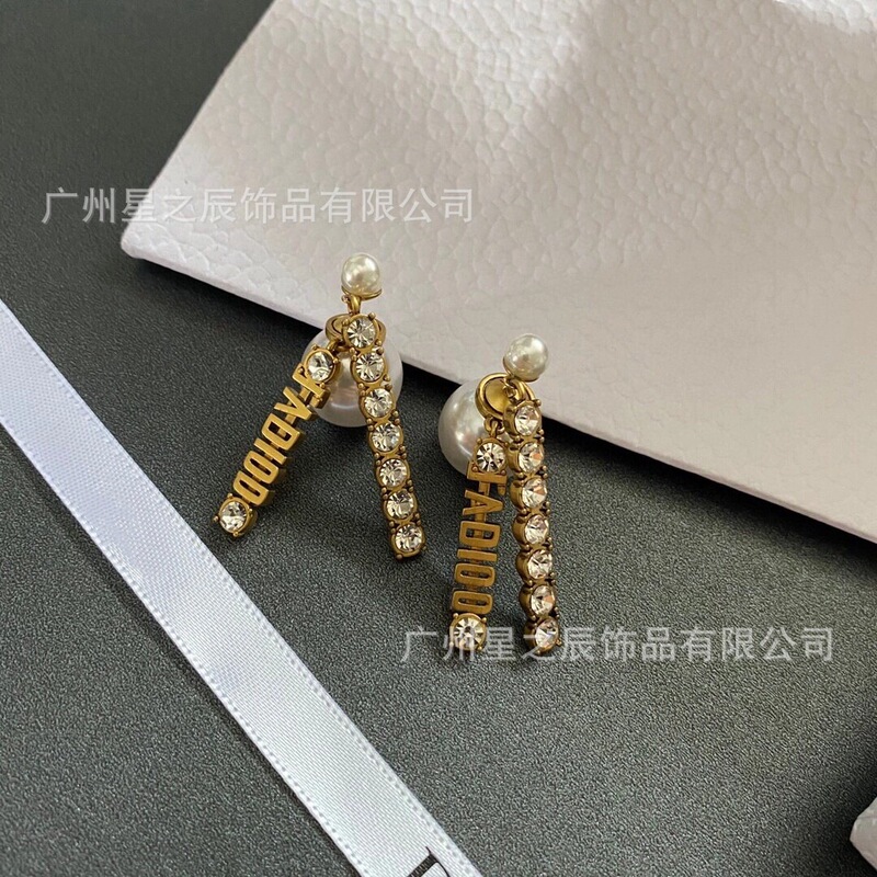 Dijia Djia の JA レターライン ダイヤモンド パール イヤリングの女性用ファッション レトロ ロング イヤリングの実際の写真、女性用工場バッチ|undefined