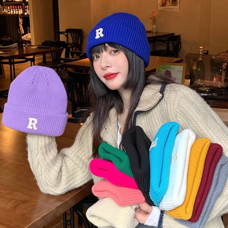 Korean-style autumn and winter letters R standard wool cap for men and women with simple all-match knitted cap cold-proof warm cap Korean-style autumn and winter letters R standard wool cap for men and women with simple all-match knitted cap cold-proof warm cap