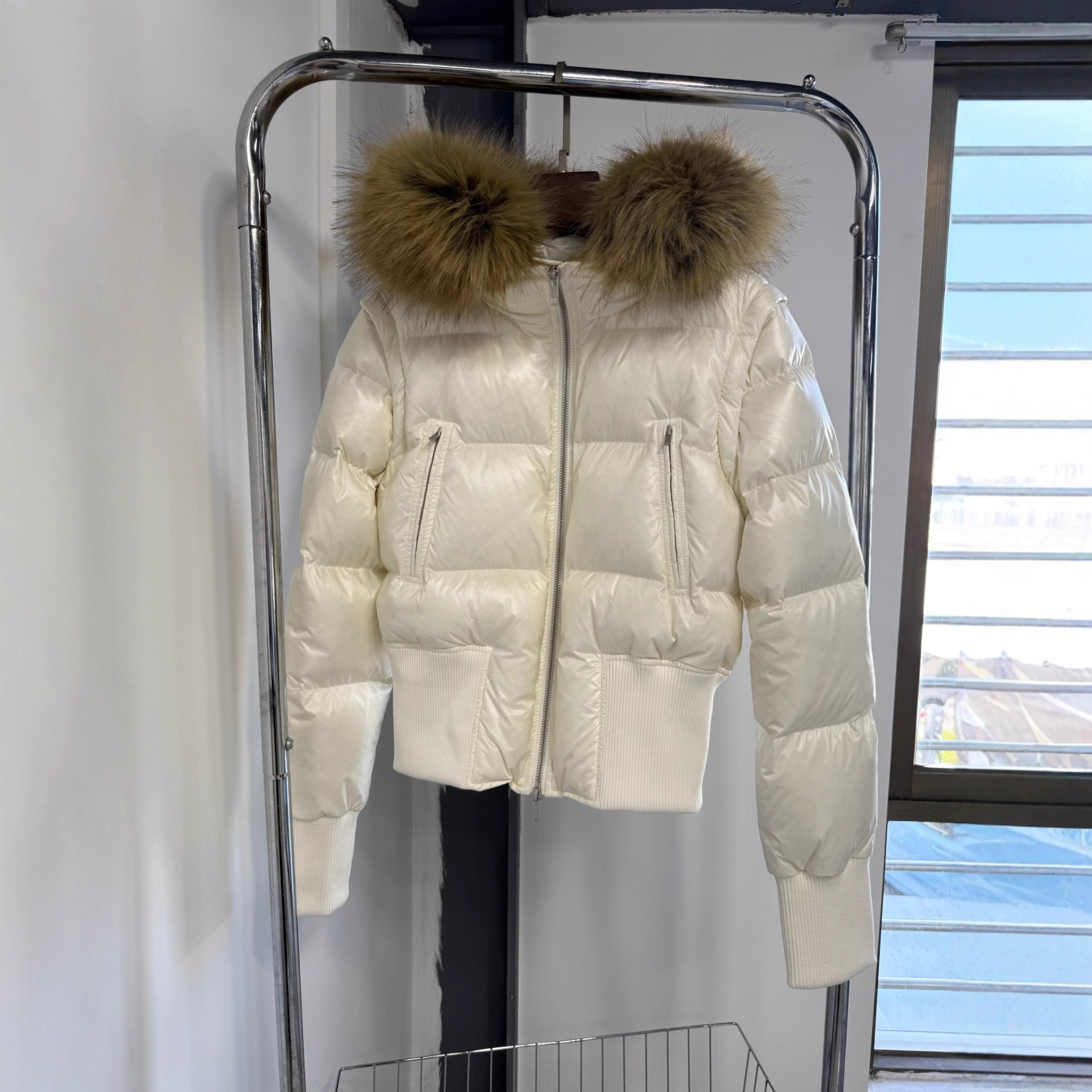 易梦玲同款可拆卸袖子短款修身毛领羽绒服外套