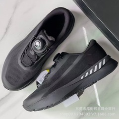 四季カップルのランニングスポーツシューズ通気ネット面回転ボタン屋外カジュアルシューズ快適徒歩登山靴