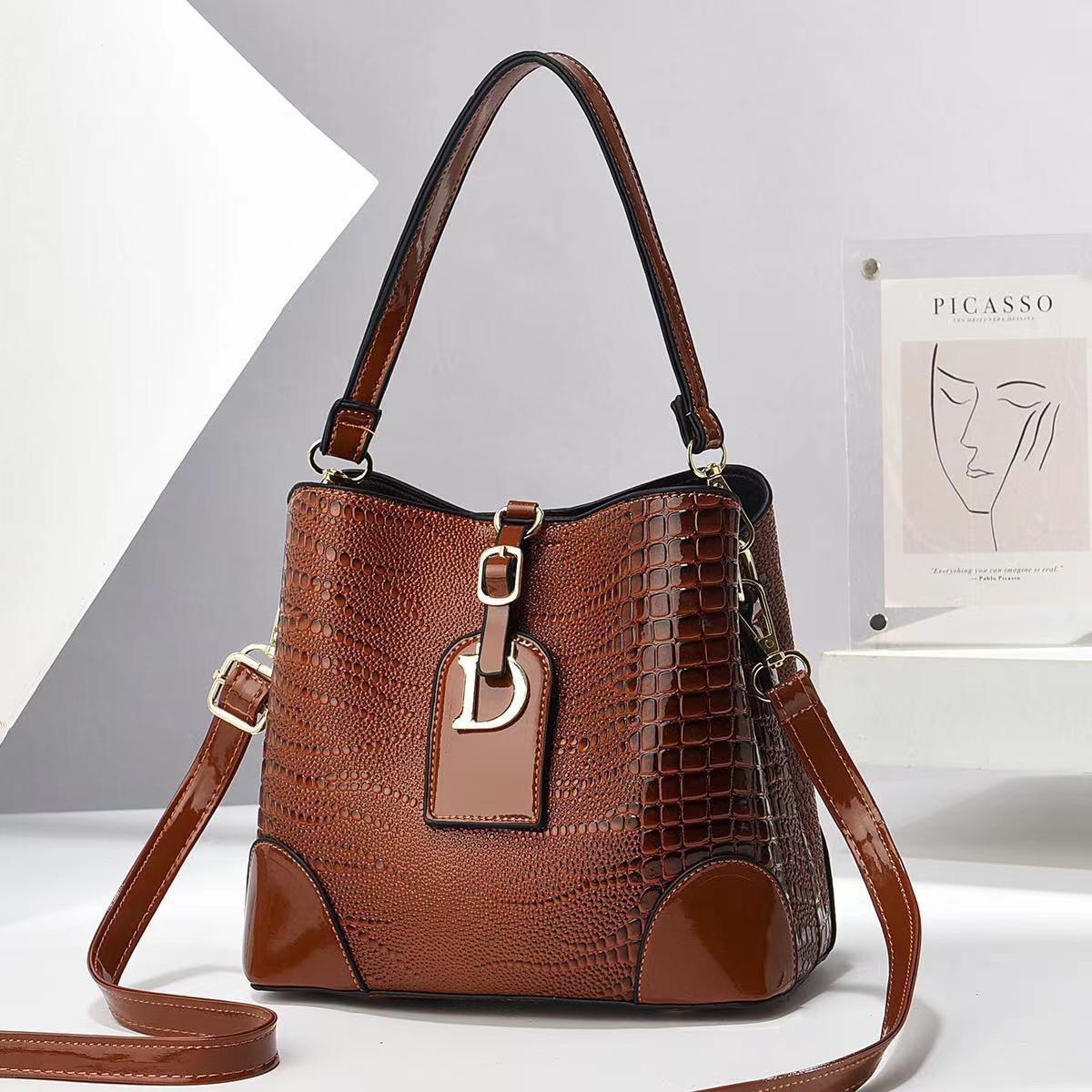 Women's Gender Women's Pu Leather Solid Color Crocodile Classic Style Sewing Thread Bucket Zipper Crossbody Bag
