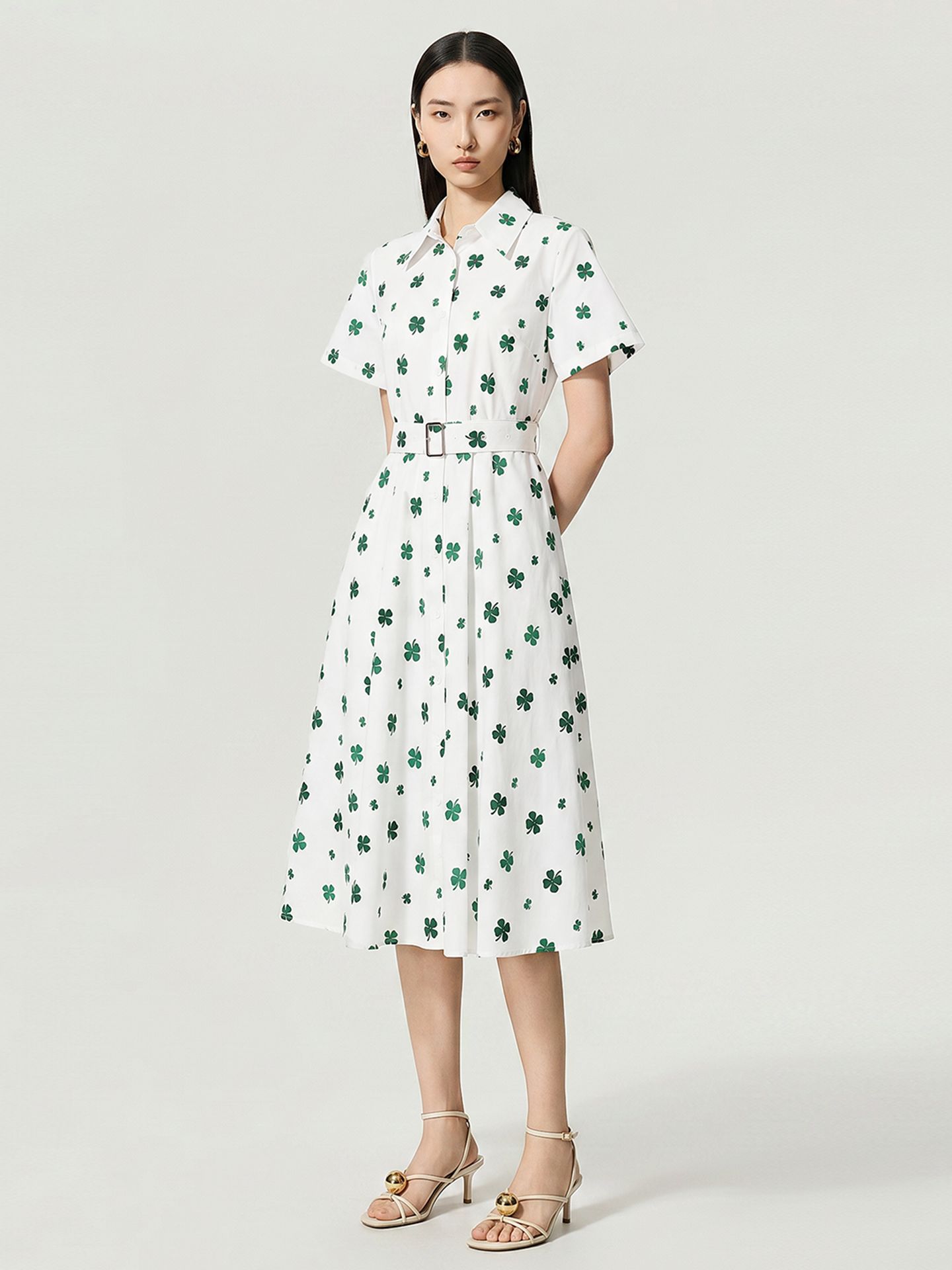 Đầm maxi nữ thắt eo in họa tiết hoa, tay ngắn cổ bẻ, chất cotton thoáng mát — màu trắng