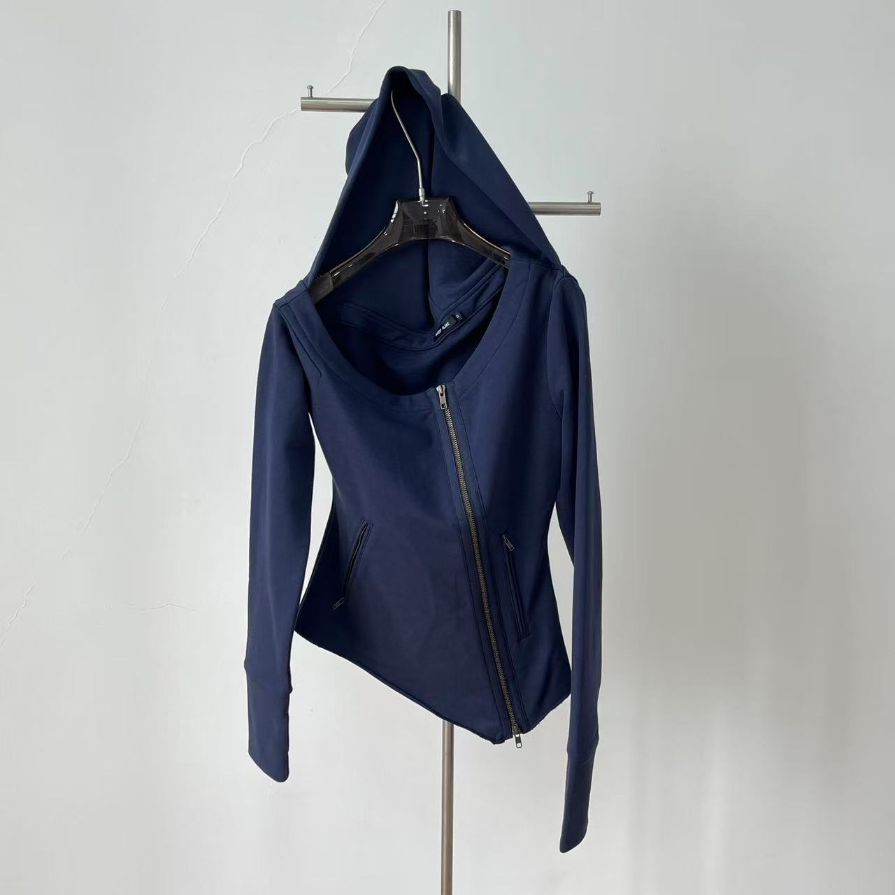 Off-Shoulder Slim-Fit Sweatshirt Top for Women in Dark Blue/Lime White