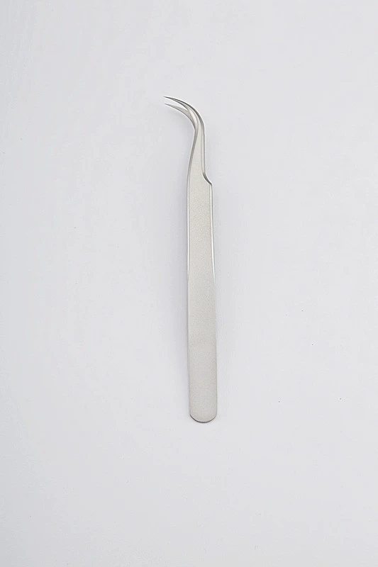 Н eyelashes? Перевод: Набор ложки для ресниц? The input: "False eyelashes, tweezers for eyelashes, cosmetic eyelash extension from black spots, for beauty salons" -> Рус: Накладные ресницы? Let's craft: Накладные ресницы, пинцет для ресниц, косметическое наращивание ресниц из черных точек, для салонов красоты