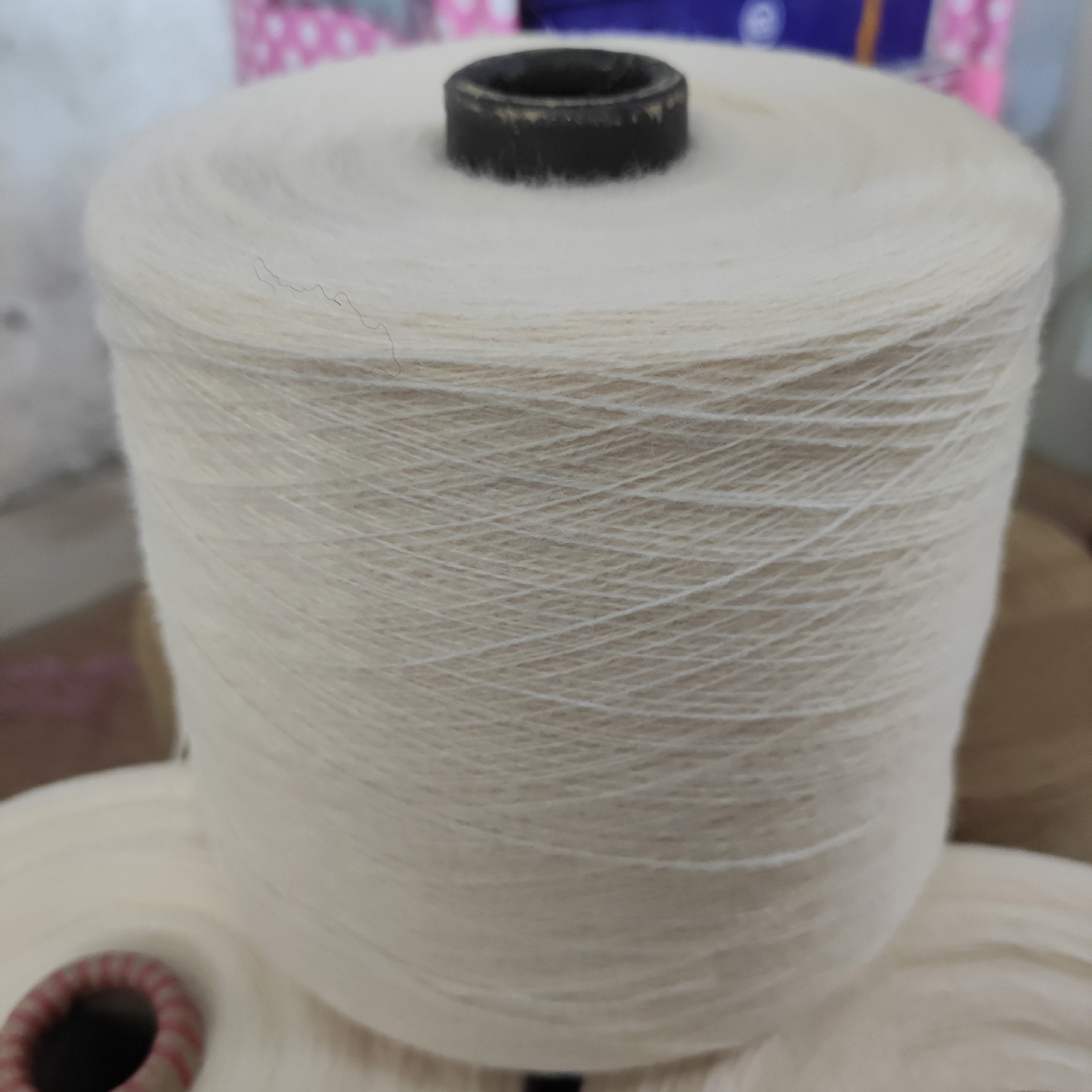 28支30羊毛70腈纶 毛腈混纺合股纱 毛腈膨体纱线