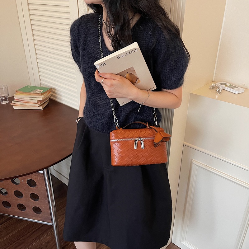 2026 nuevo bolso de tejido de nicho de mujer bolso de mano de mochila de verano estilo de viaje diario bolso casual image 5