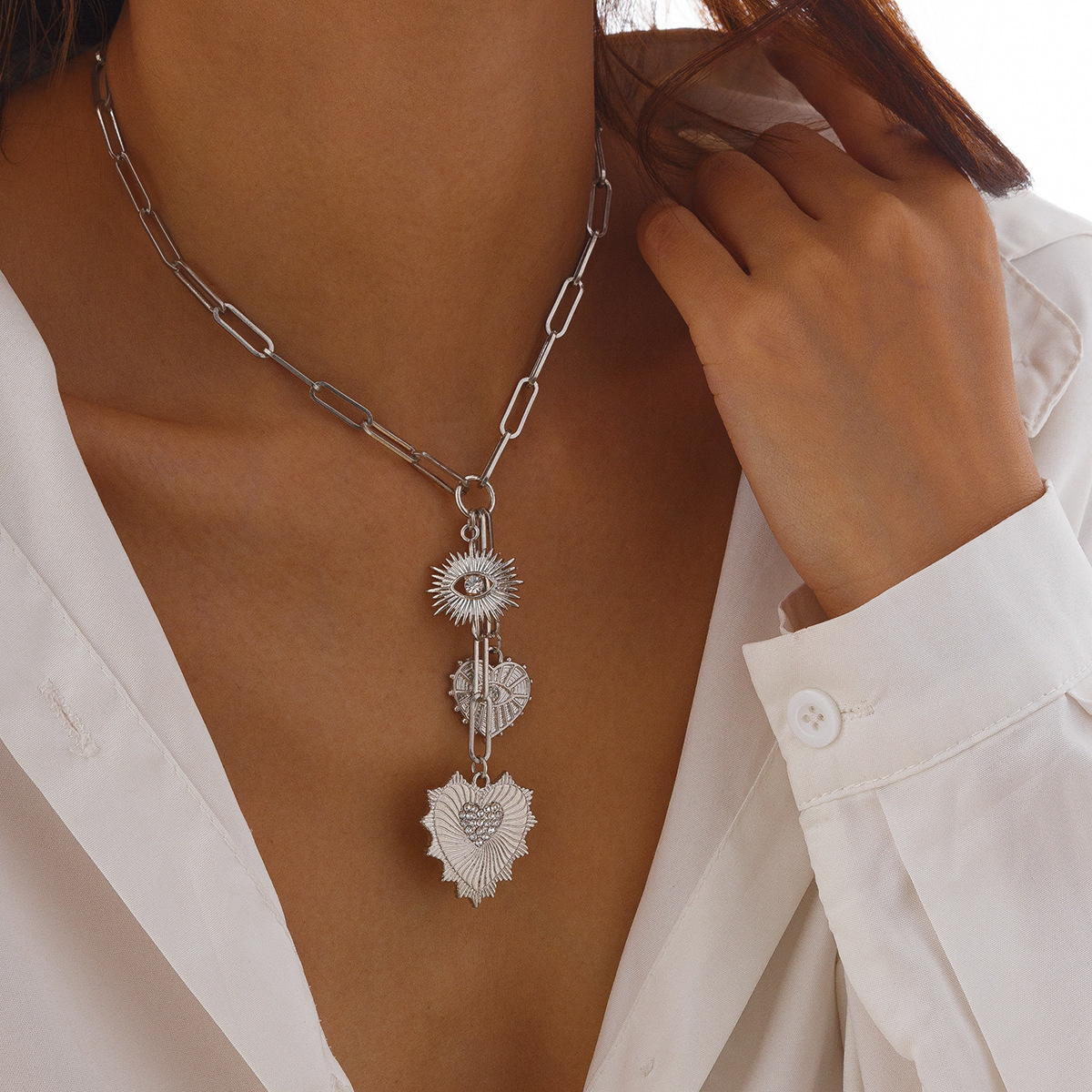 Bijoux transfrontaliers européens et américains de style minimaliste, chaîne ras du cou en métal à multiples facettes avec pampille et œillet._voghion.com