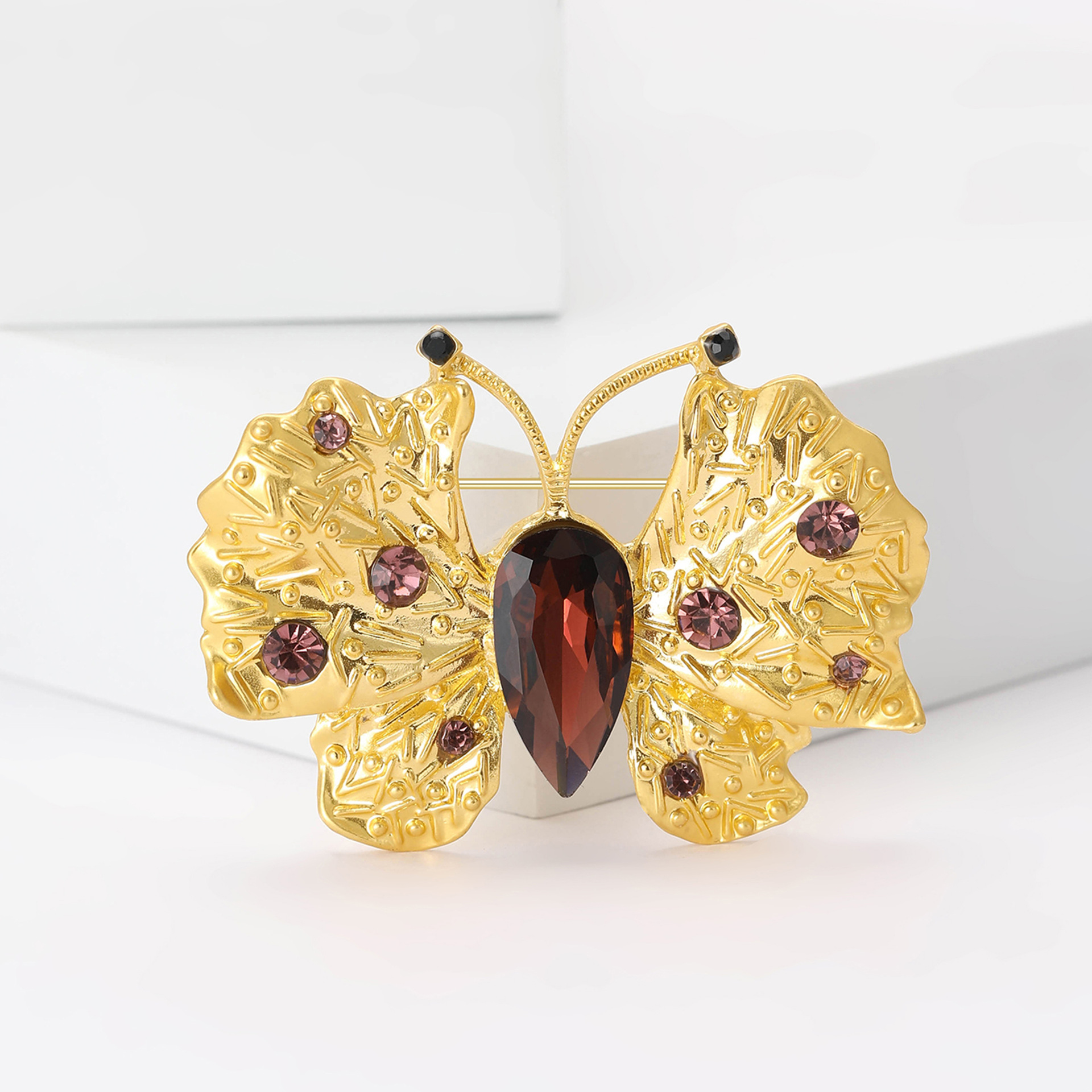 Fashionable sophisticated metal golden water