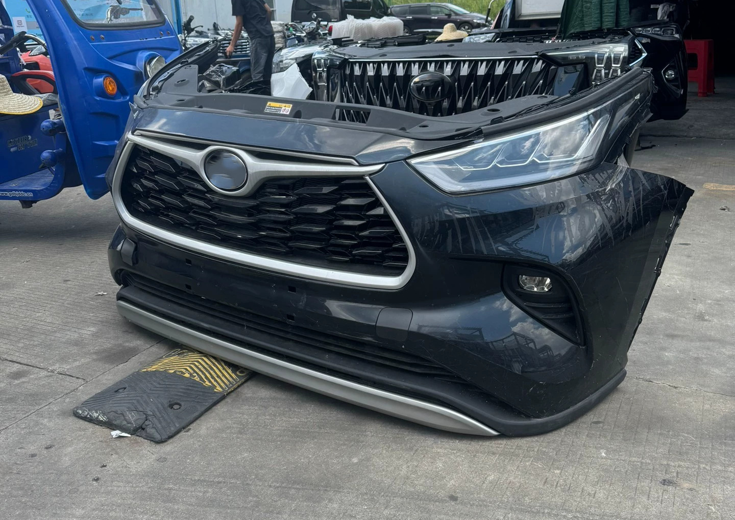 Suitable for Toyota Highlander XU70 front lip, front bumper, front nose cut, front bar