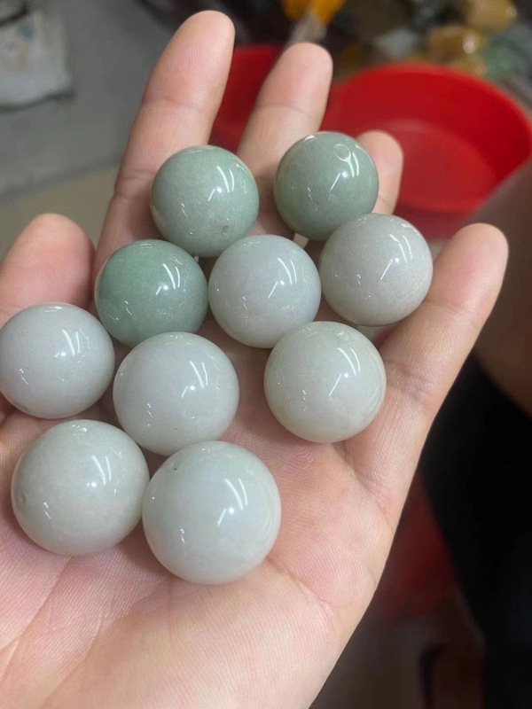 侑太翠は手串を持っています。|undefined