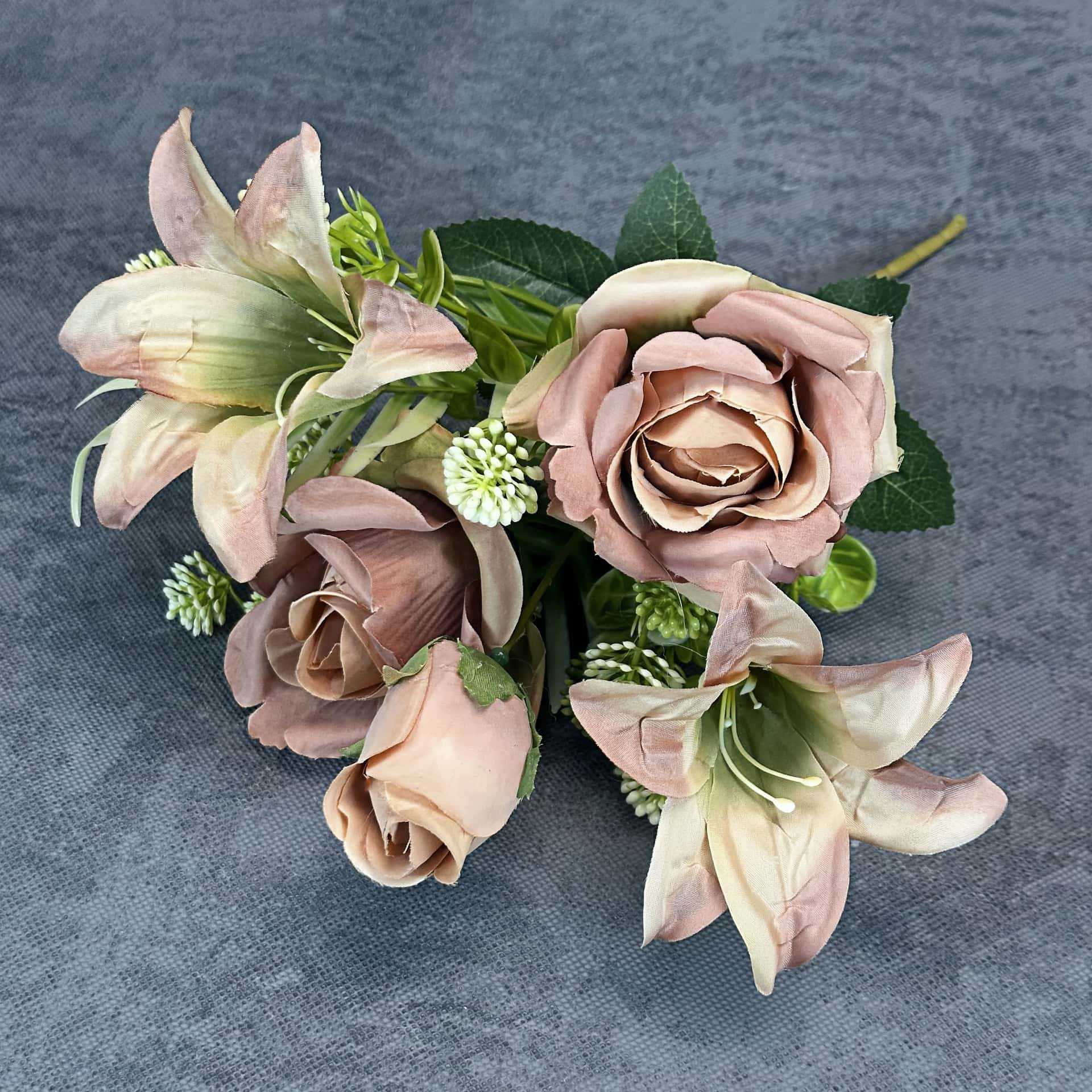 Simulación Rose Lily Combinación Ramo Estilo pastoral Decoración de boda en el hogar Decoración de flores falsas hechas a mano al por mayor