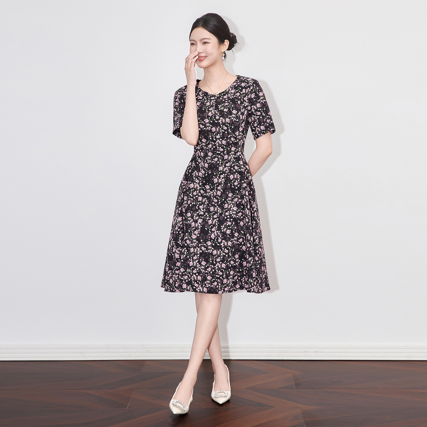 Đầm midi in họa tiết tay phồng eo thon phong cách Pháp — đen