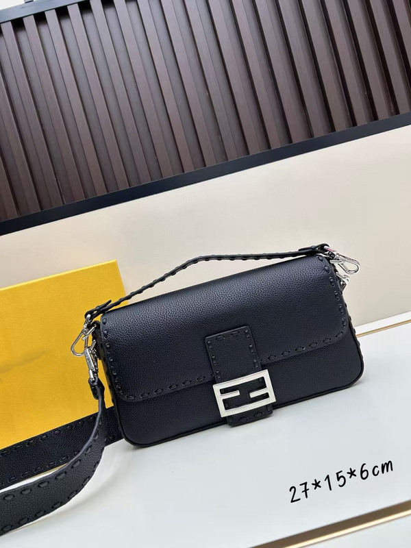 F ファミリーバッグ 本革 ニッチ レトロ バゲットバッグ レディース ショルダー クロスボディバッグ 高級フレンチ脇バッグ|undefined
