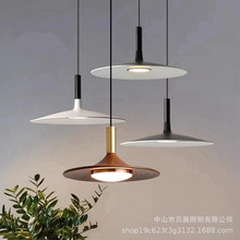 �O���X�İ�̨���ߺ���ľɫ���Ȳ͏d�������괲�^�����w������