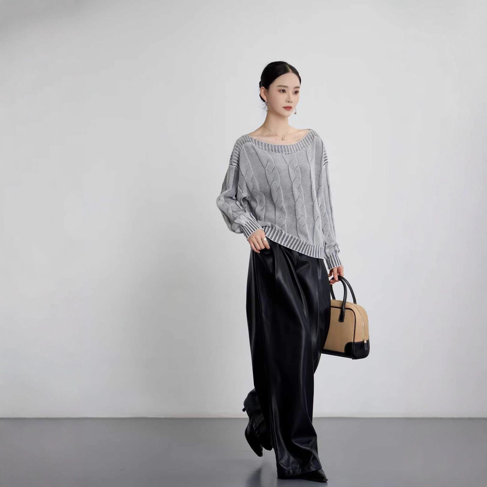 Corea del Sur retro camiseta de punto de tela de hilado para mujeres nuevo otoño y invierno para hacer viejos suéteres sueltos de cuello para mujeres