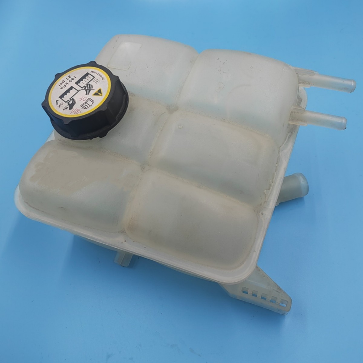 工厂直销1717053膨胀水壶30776151冷却液罐5M5H8K218AA副水箱