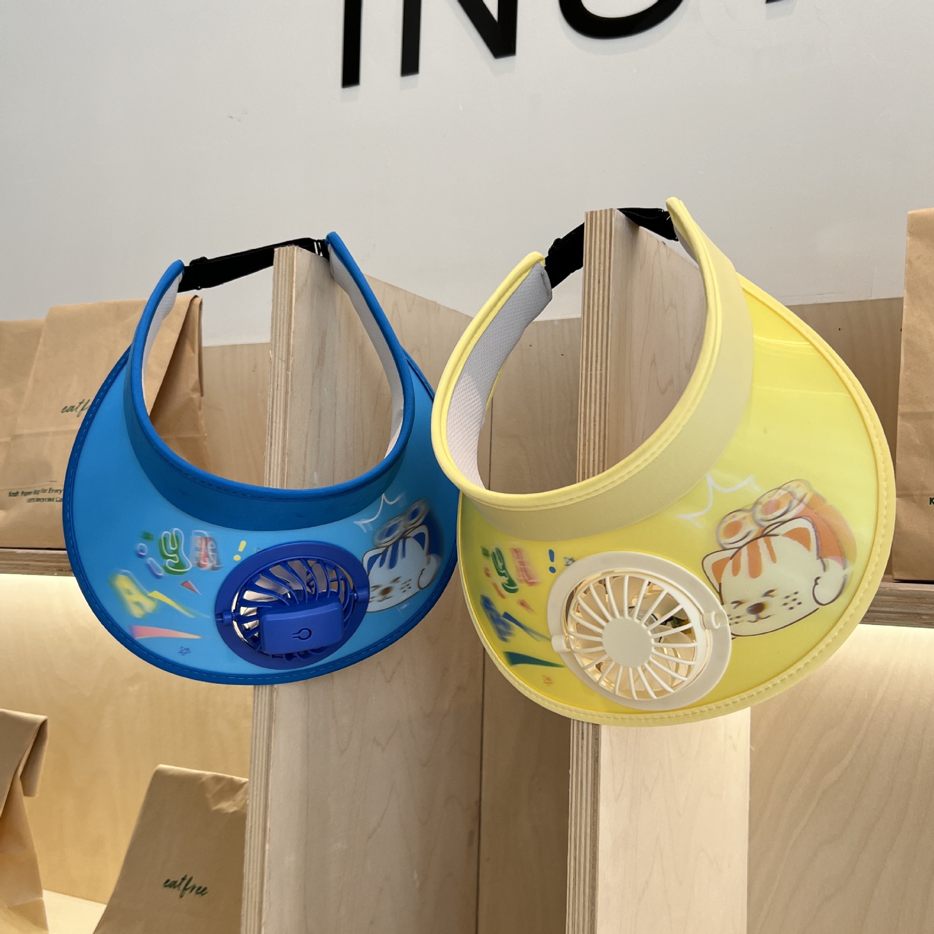 Sonnenhut mit USB-Ventilator für Kinder, wiederaufladbar, Kühlkappe mit breiter Krempe, LSF 50+, Cartoon-Design, verstellbar, für Spiele im Freien, leicht, atmungsaktiv_voghion.com