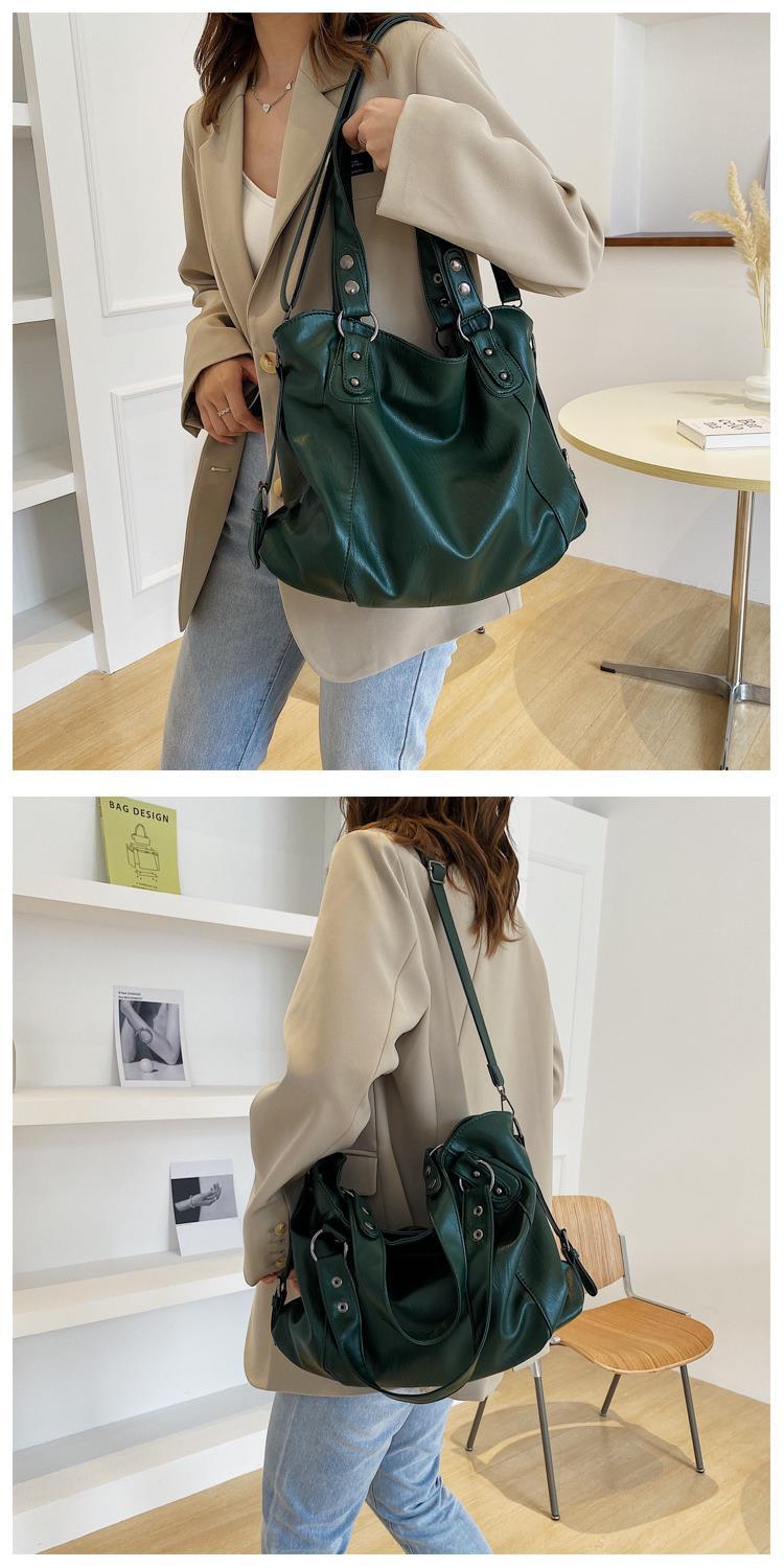 Femmes Moyen Faux Cuir Couleur Unie Style Classique Fermeture Éclair Sac À Main display picture 10