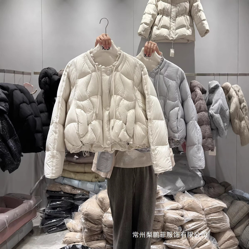 2025 Winter New Style 90 White Duck down Jacket for Women, Short Style for Petite Figures, Round Neck, Cloud-Like Puff Design, Wholesale 2025 Winter New Style 90 White Duck down Jacket for Women, Short Style for Petite Figures, Round Neck, Cloud-Like Puff Design, Wholesale