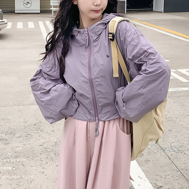 Solid color loose-fitting drop-shoulder sun protection cardigan for women, summer outdoor, breathable, sun-shading, short drawstring hem, hooded.