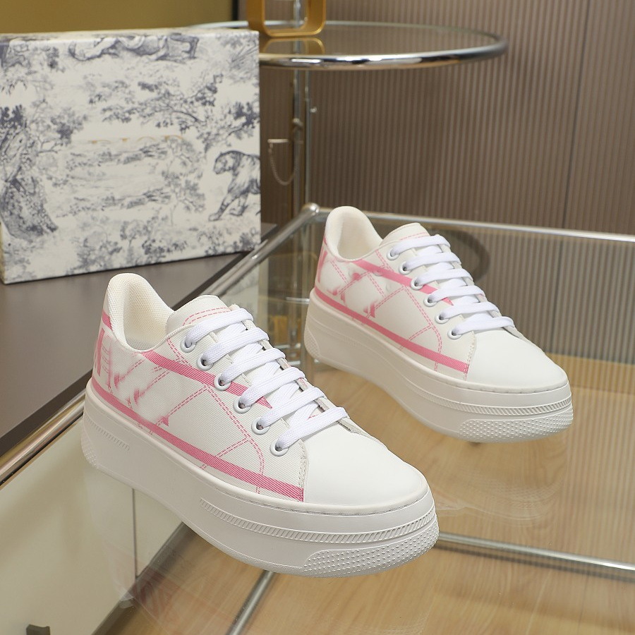 2025 botones de lona bordados de fondo grueso de verano nuevos zapatos casuales altos y versátiles zapatos deportivos para mujeres diarios