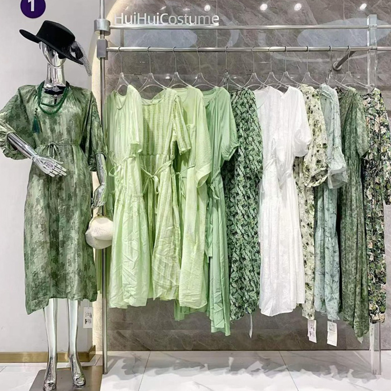 Huaxisha 2026 Summer Plant-Based High-End Dress with Natural Fabric Print, Waist-Cinching, Elegant and Graceful Mid-Length Dress Huaxisha 2026 Summer Plant-Based High-End Dress with Natural Fabric Print, Waist-Cinching, Elegant and Graceful Mid-Length Dress