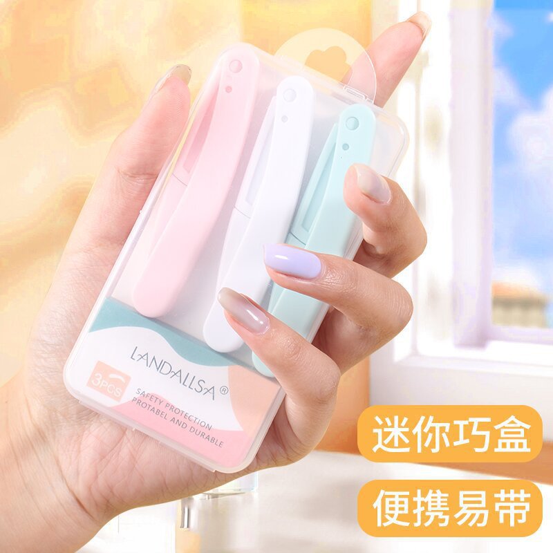 상자에 있는 세 조각