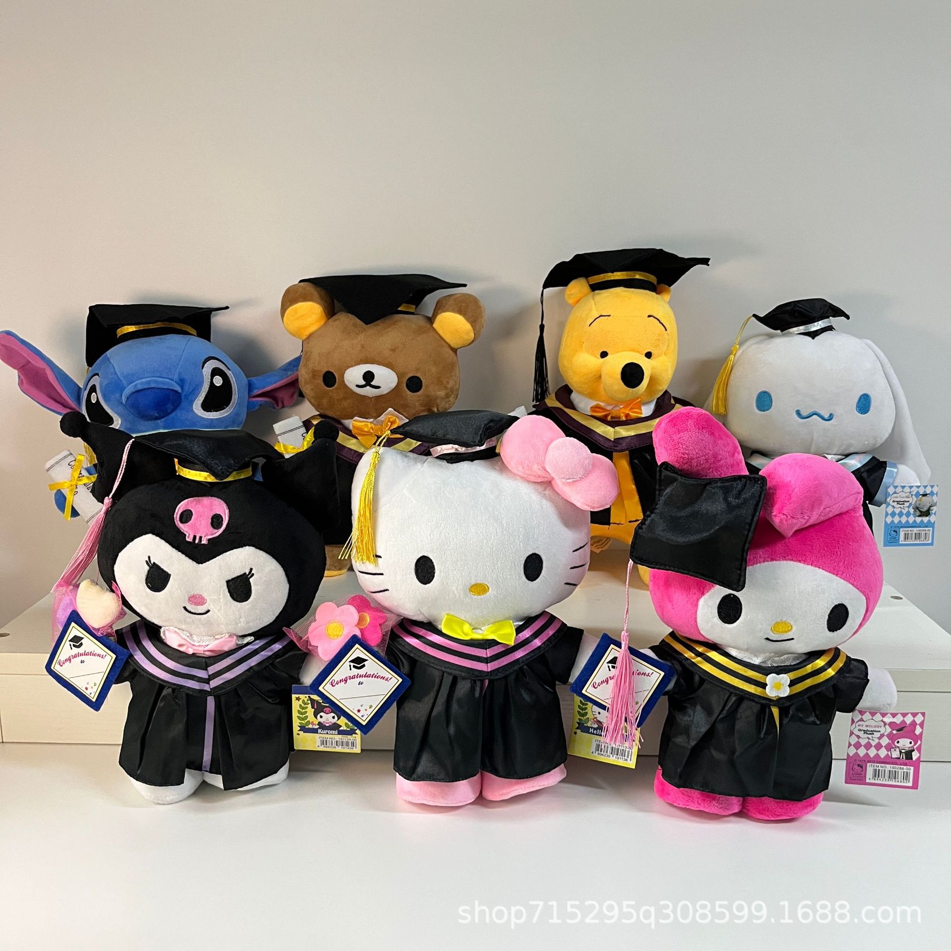 网红毛绒博士服公仔维尼熊毛绒玩具礼物娃娃hellokitty玩偶批发