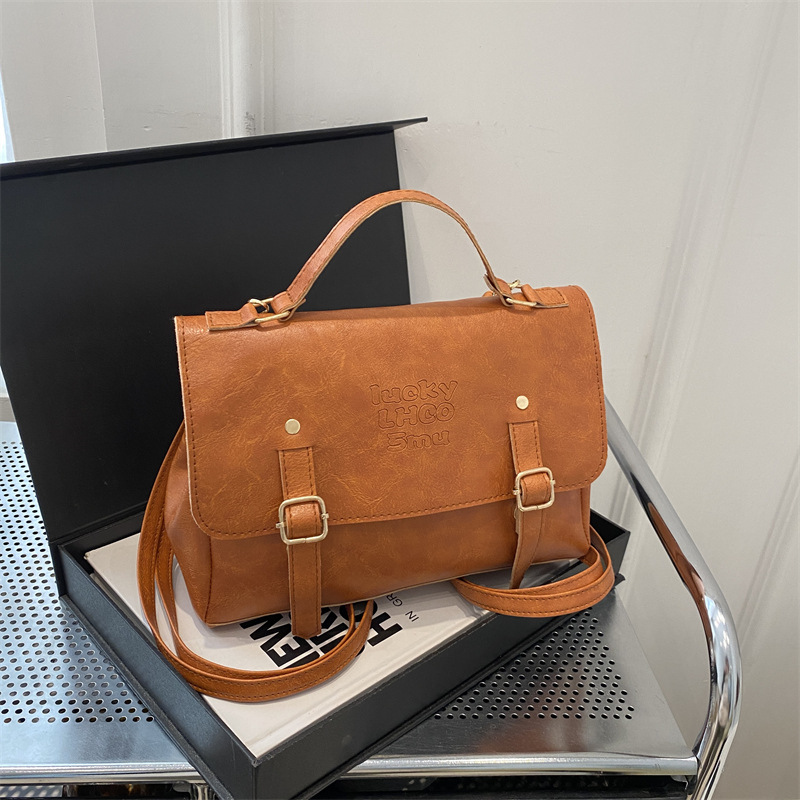 Xiaozhong otoño y invierno academia mochila de hombro para mujeres 2025 nuevo otoño y invierno mochila de mano de viaje mochila de gran capacidad libro