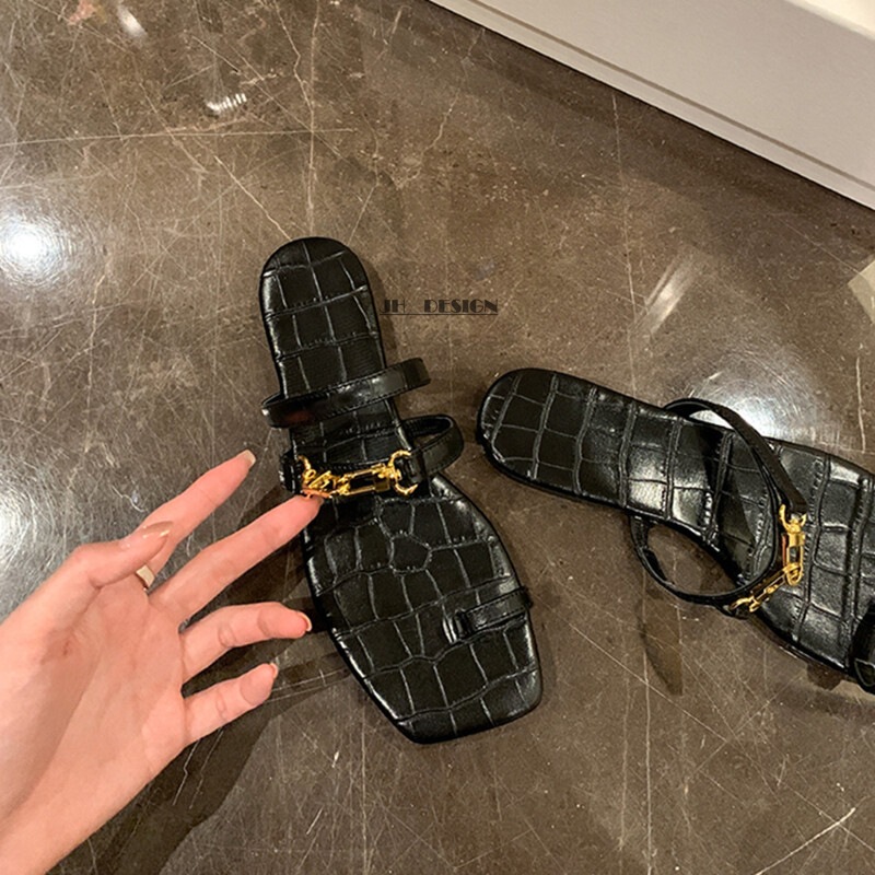 Sheepskin version ~ Grape Mom's same style casual mismatched shoes with crocodile pattern and gold buckle, toe-covering flat sandals for women Sheepskin version ~ Grape Mom's same style casual mismatched shoes with crocodile pattern and gold buckle, toe-covering flat sandals for women