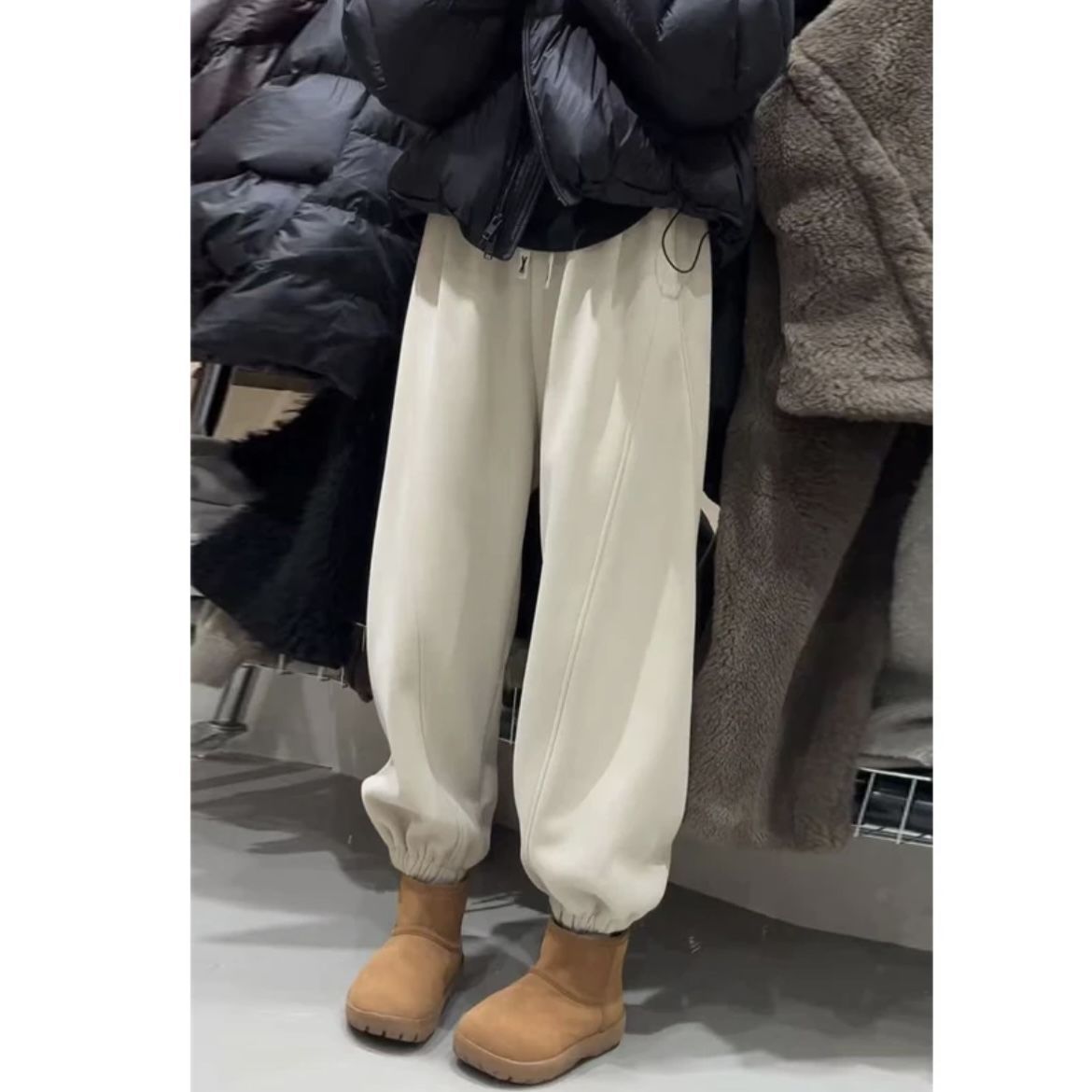 一条过冬的裤子女秋冬加绒运动卫裤宽松保暖休闲裤显瘦加厚束脚裤