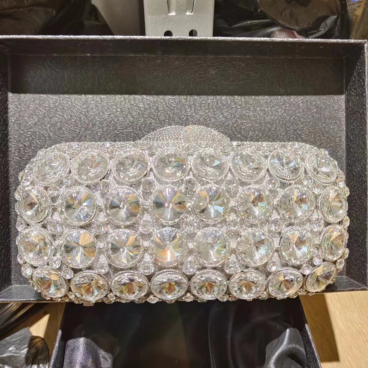 Túi clutch dạ hội nạm kim cương cao cấp cầm tay — Hoa tím, Màu tím đậm, Xanh ngọc lục bảo, Màu bạc chi tiết 9