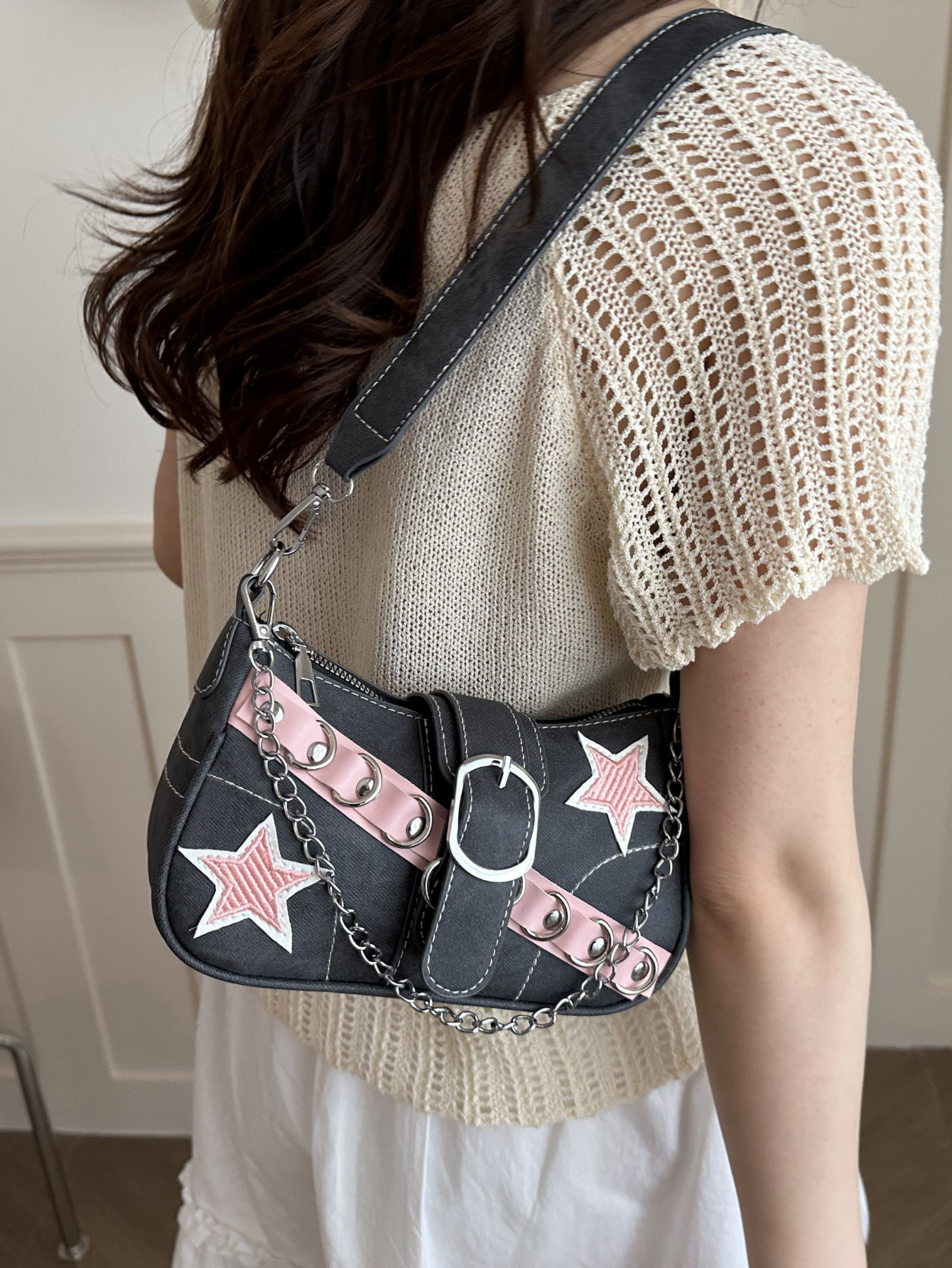 Nuevo diseño de nicho de moda en otoño e invierno 2026 cinturón rosa, palo de método estrella, bolso de hombro, bolso de mujer caliente, cadena de axilas, bolso de mujer