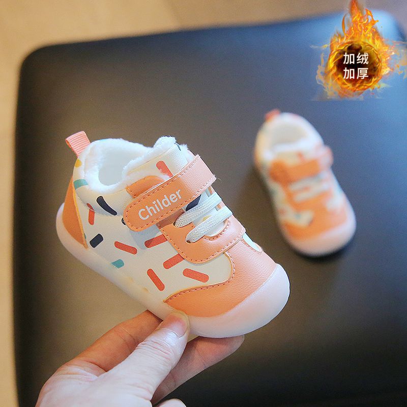 Zapatos para niños 2023 zapatos de bebé de estilo coreano de invierno zapatos de niño de fondo suave con forro polar Velcro niños y niñas zapatos de bebé dos zapatos de algodón