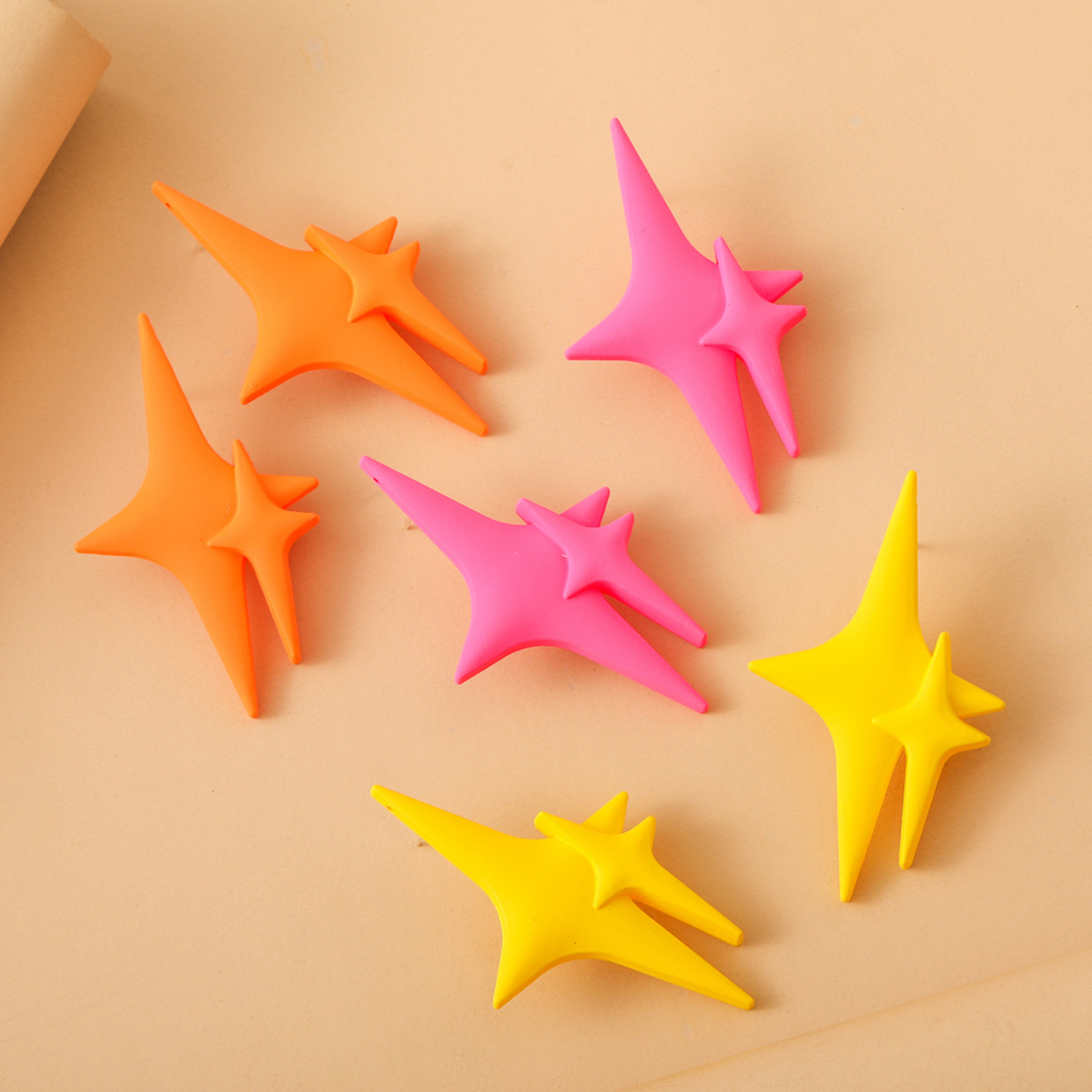 1 Pair Casual Star Stoving Varnish Resin Ear Studs display picture 2