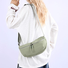 日系超轻防水斜挎包女牛津布休闲百搭单肩包尼龙轻便胸包女饺子包