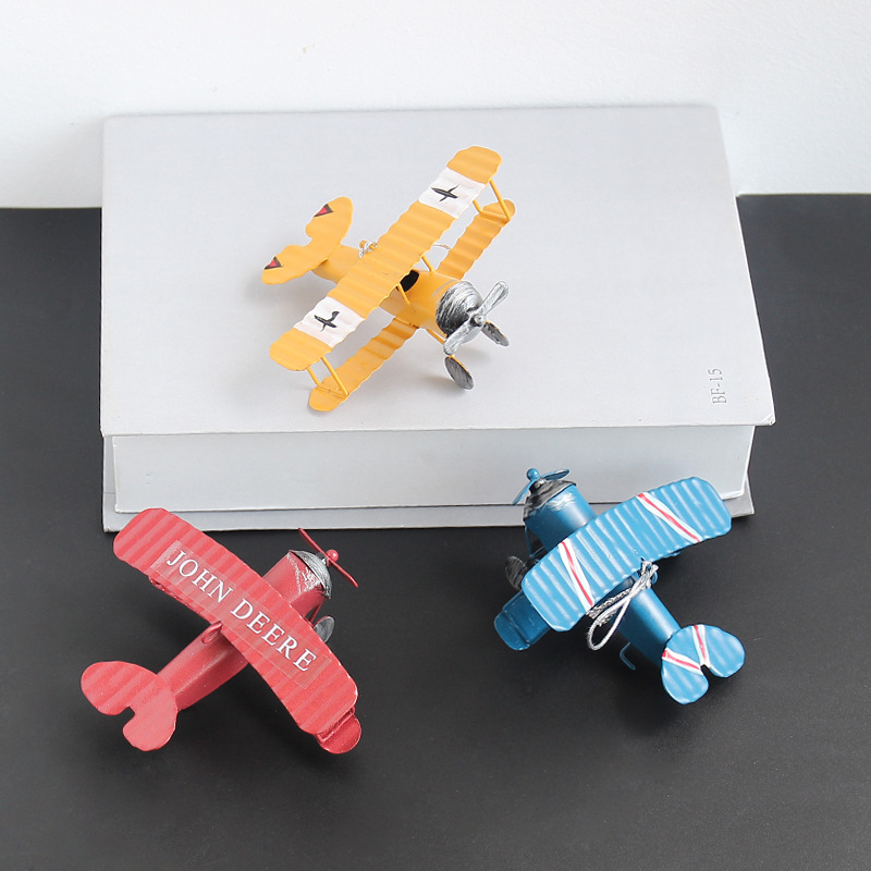 Modelo de avión de hierro forjado retro decoración creativa pequeña navegación artesanía sala de estar decoración de dormitorio decoración