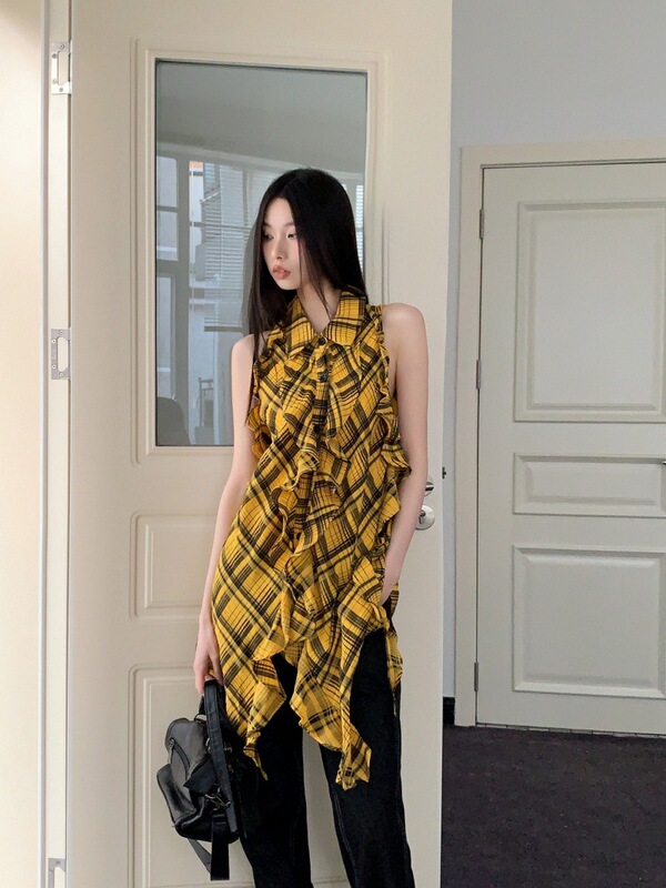 Retro Hot Girl Plaid Shirt with Multi-Layered Ruffles and Unique Design Sleeveless Top Retro Hot Girl Plaid Shirt with Multi-Layered Ruffles and Unique Design Sleeveless Top