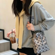 һ����լ�����K����ˮͰ��Ůʿ�μ�б��С�����׺Εr�аٴ�Ů��