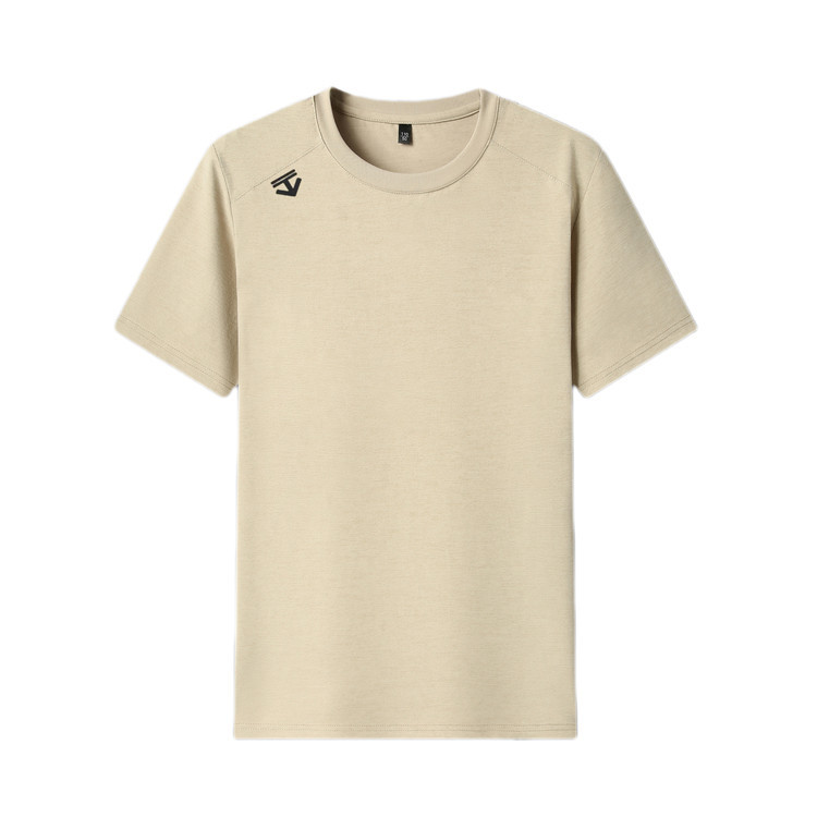 Summer solid T-shirt with a round collar for leisure
