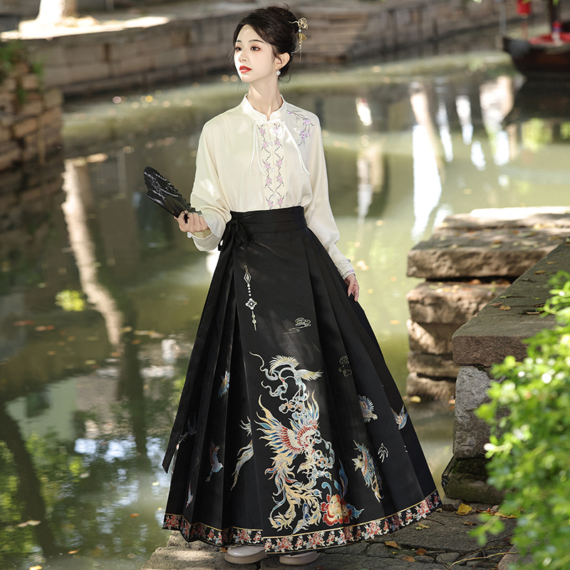 新款汉元素高定马面裙百鸟朝凤套装女明制重工织金中式传统2026春