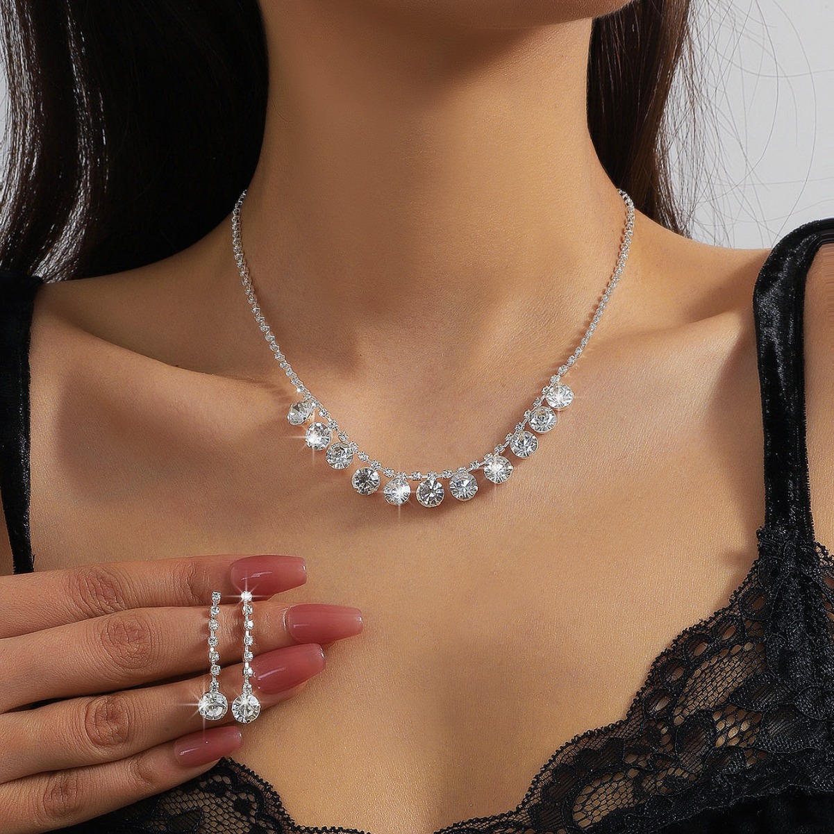 Set collana e orecchini con strass per sposa ed abiti da sera_voghion.com