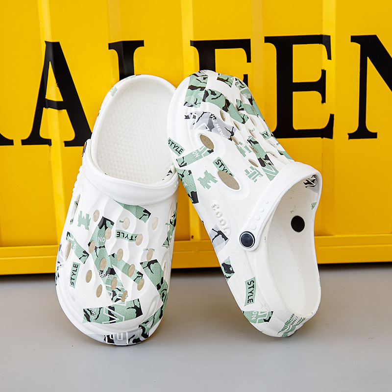 Zapatillas para hombres de verano nuevo estilo de ropa deportiva para conducir dos zapatos agujeros pisar la mierda sensación antideslizante sandálias de playa image 3