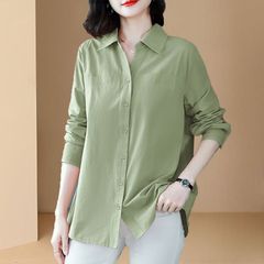 女性の綿のシャツの2025の新型の春と秋の長袖のゆったりしている大きいサイズのシャツの中年のお母さんの洋風の襟の上着