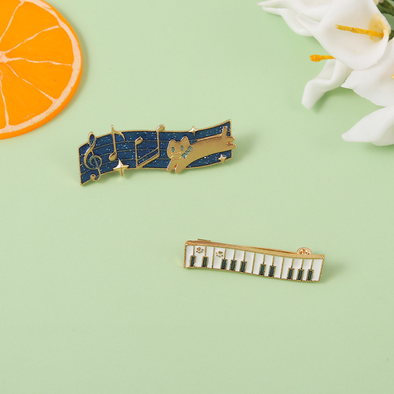 New Creative Music Cat Blue Piano Symbol Personalized Fashion All-match Bag Clothing Metal Brooch New Creative Music Cat Blue Piano Symbol Personalized Fashion All-match Bag Clothing Metal Brooch