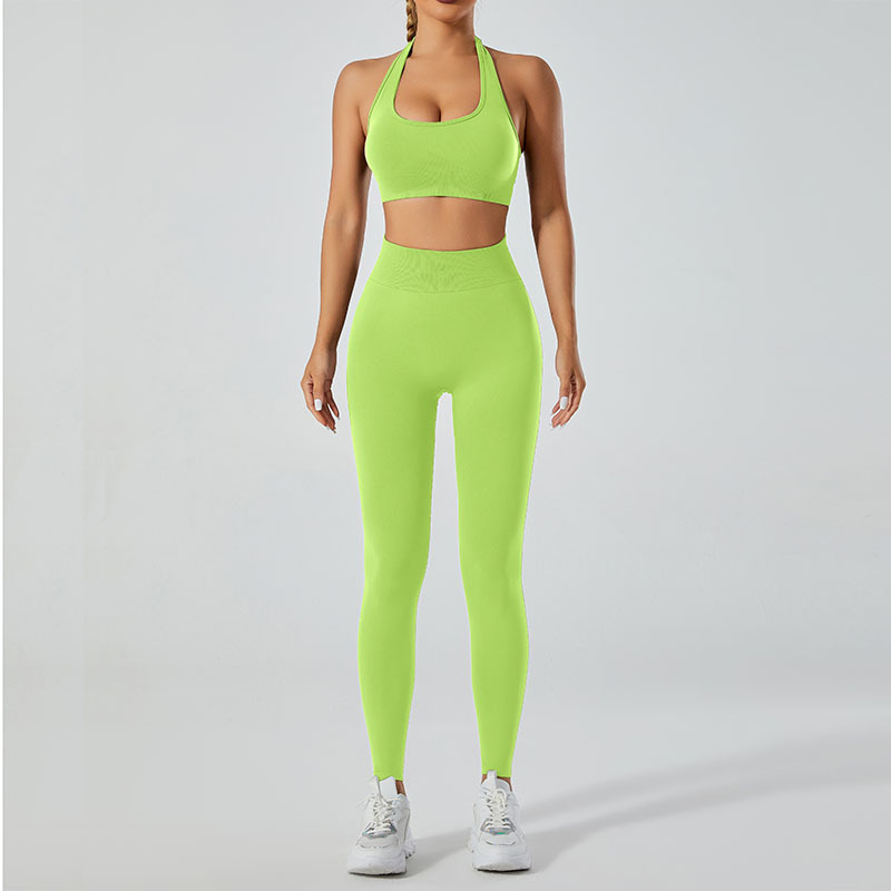 Conjunto de ropa deportiva de estilo europeo y americano con sensación de segunda piel, sujetador deportivo de alta intensidad, leggings deportivos de secado rápido, conjunto de yoga para exteriores de verano con un toque de alta gama.
