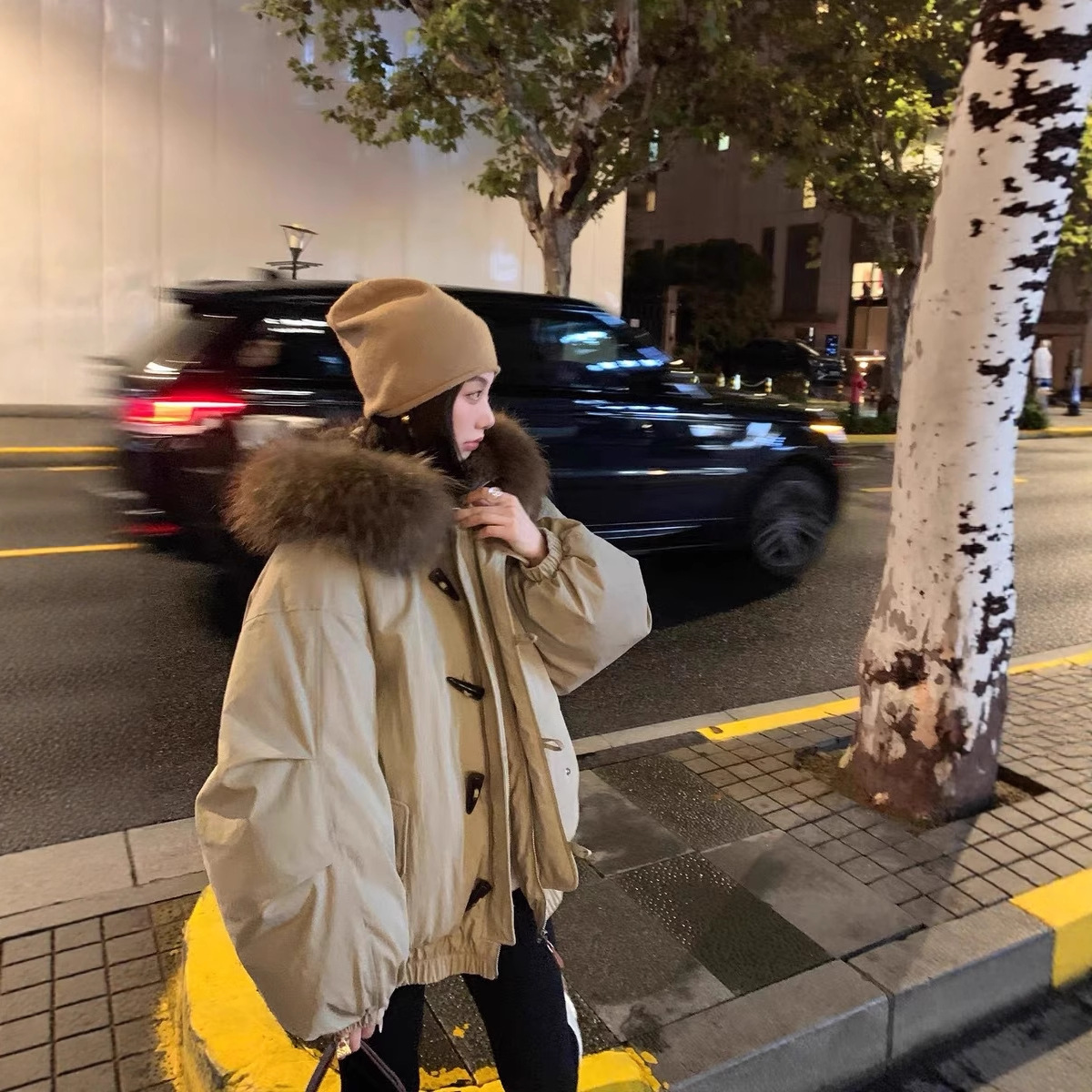 Corea de alta sensación hermoso botón de cuerno de buey encapuchado ropa de algodón para mujeres invierno 2025 nuevo tipo de chaqueta de algodón gruesa image 3