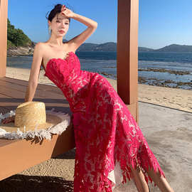 2025礼服裙高端小众婚纱晨袍敬酒服新娘重工设计感红色抹胸连衣裙