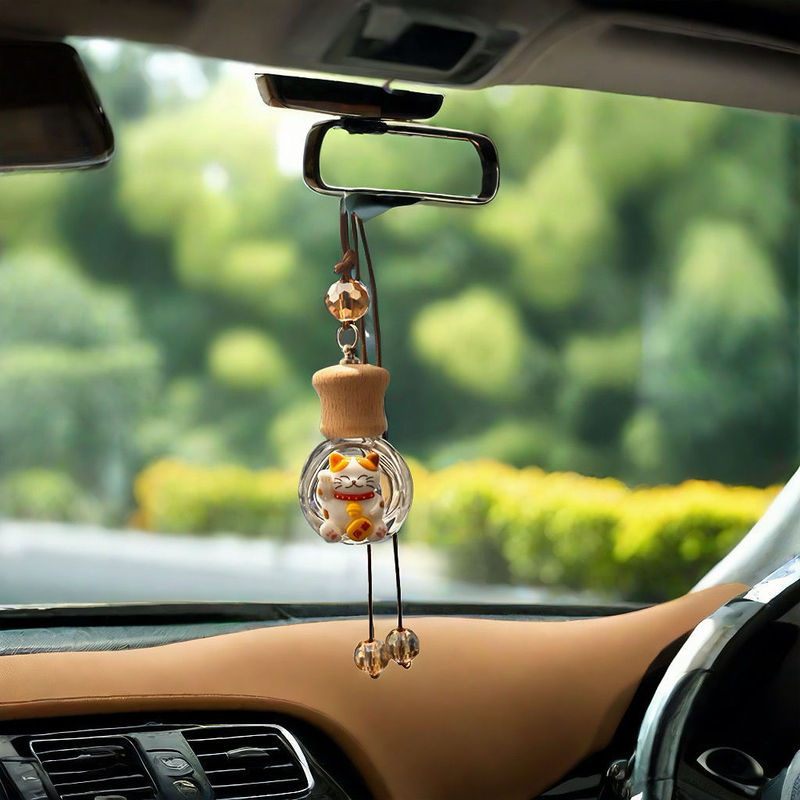 Car Aromatherapy Pendant Lasting Light Fragrance Car Perfume Pendant for Men and Women's Room Car Cartoon Lucky Cat Pendant